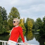Lili, 52